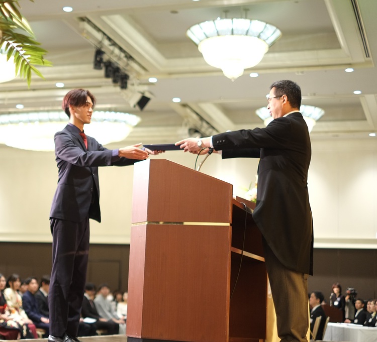 令和７年度卒業式を挙行しました！